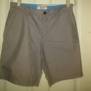 Shorts size 32 by Munsingwear/Penguin